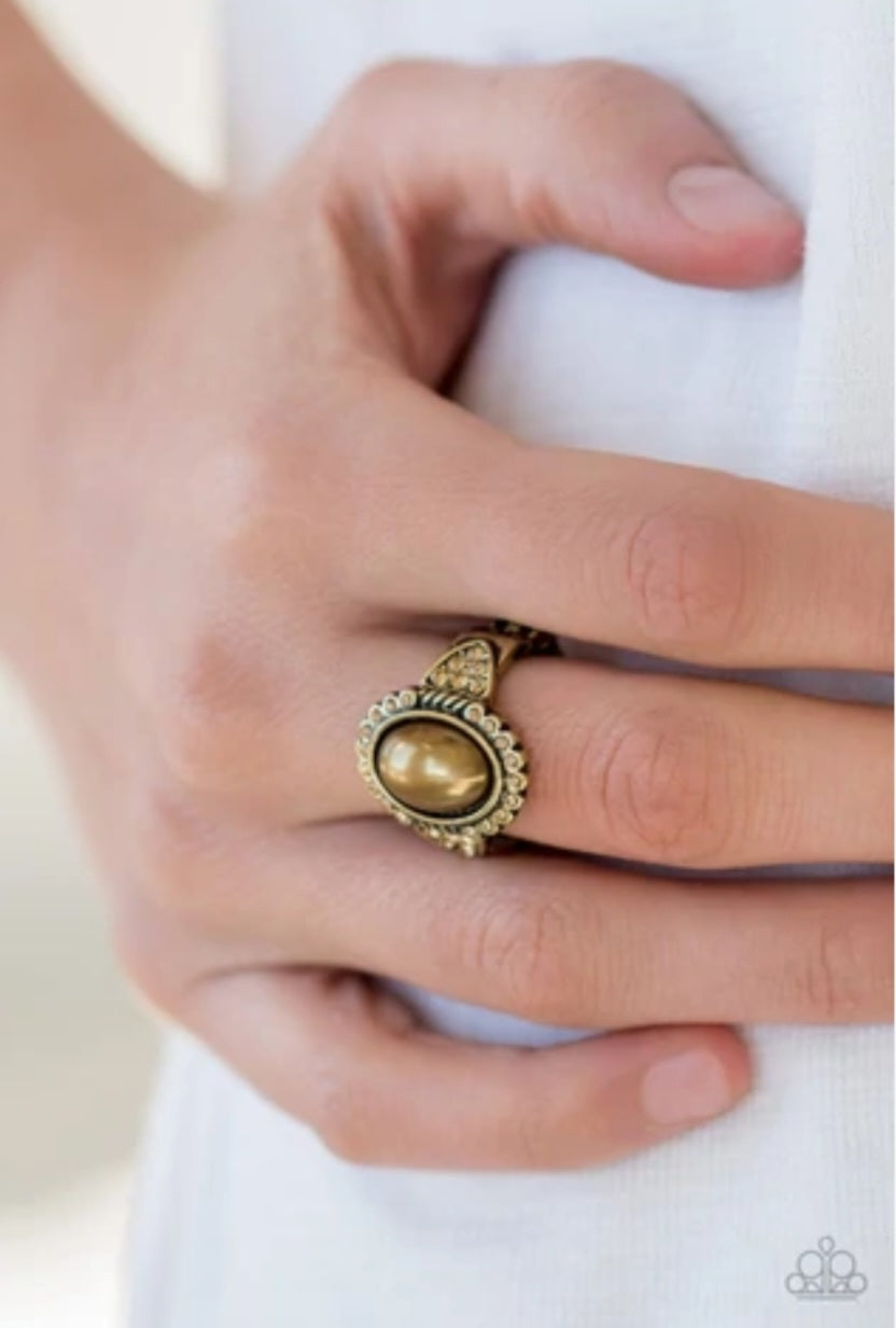 Paparazzi Pearl Party- Brass