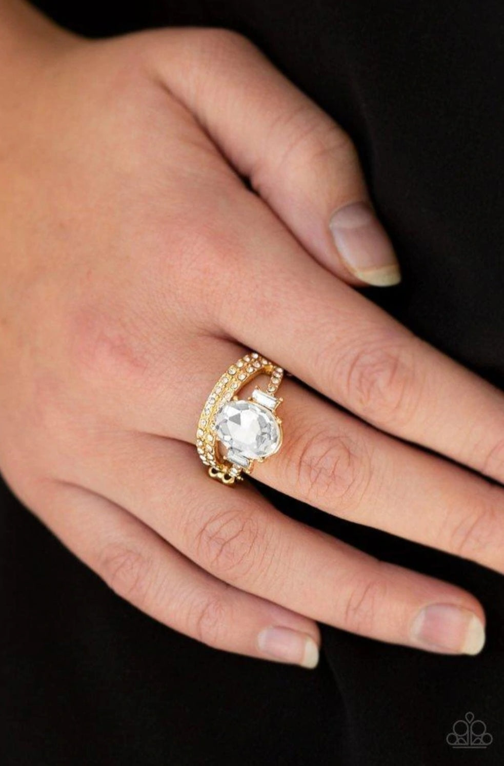 Paparazzi Bling Queen- Gold