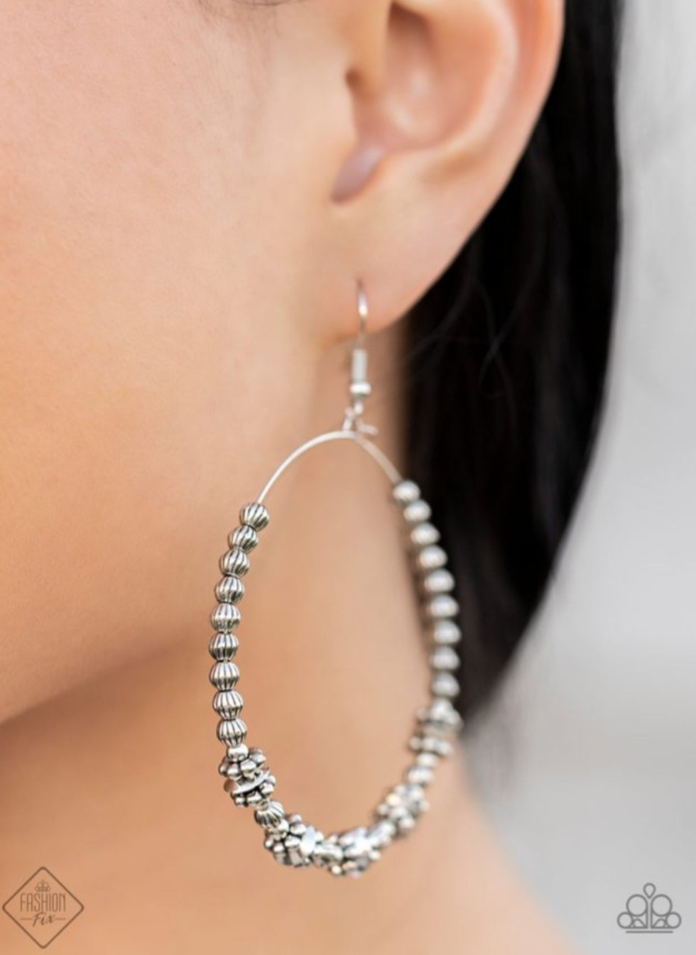 Paparazzi Simple Synchrony- Silver