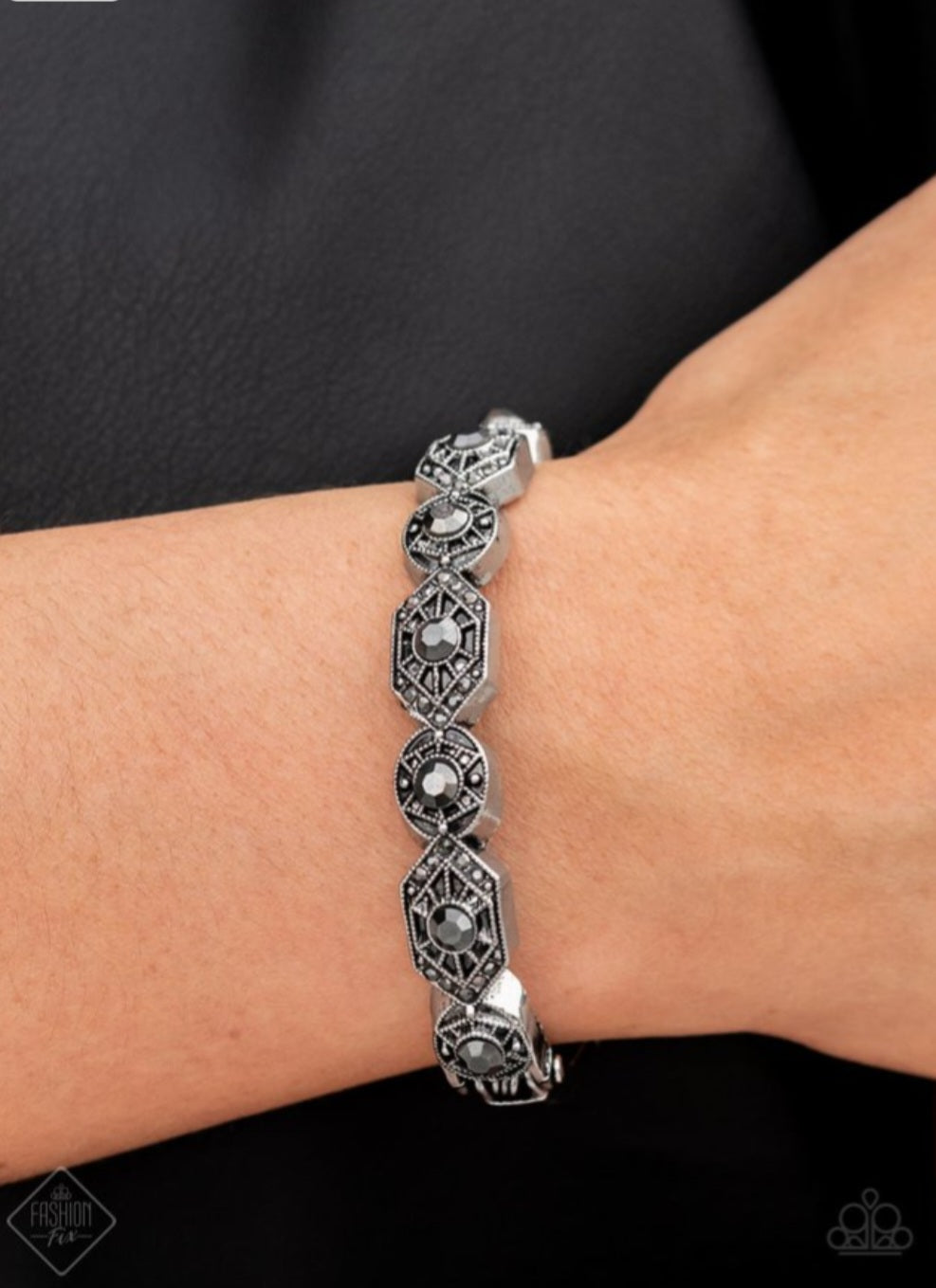 Paparazzi Eye-Opening Opulence- Silver